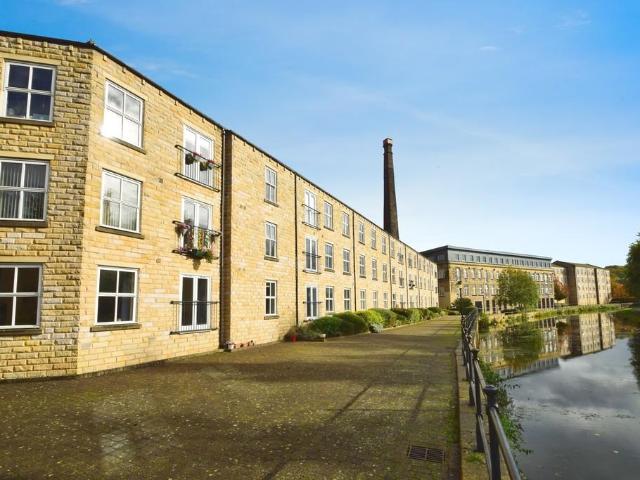 Flat for sale in Priestthorpe, Crossflatts