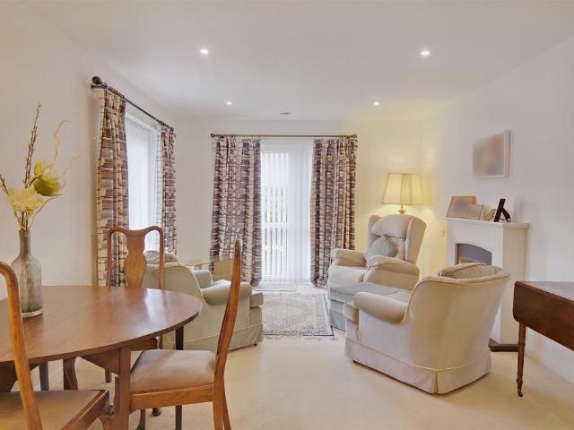 Flat for sale in Castle, Leftwich