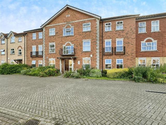 Flat for sale in Drypool, Hull