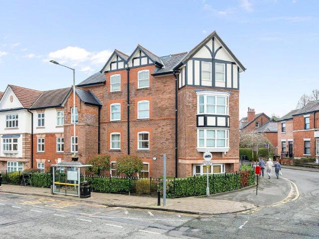 Flat for sale in Alderley Edge