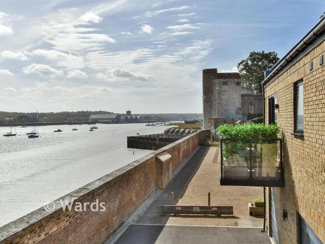 Flat for sale in Frindsbury