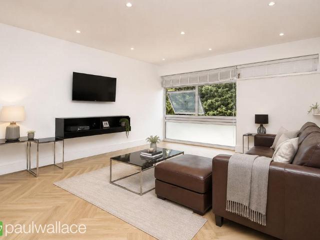 Flat for sale in Broxbourne, Hertfordshire
