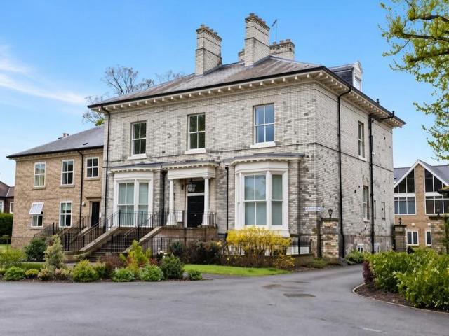 Flat for sale in High Field, York