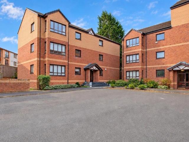 Flat for sale in Low Waters, Hamilton