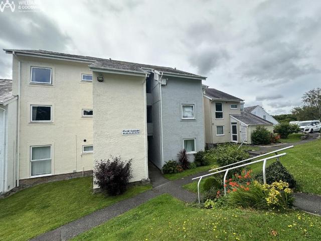 Flat for sale in Y Felinheli, Wales