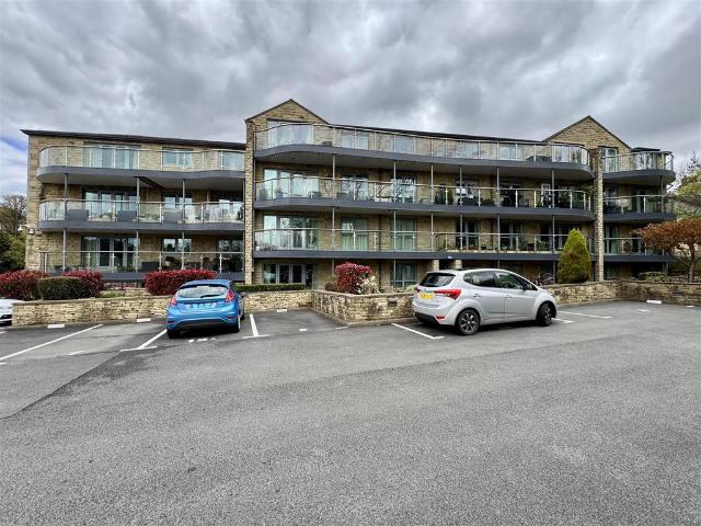 Flat for sale in Benomley, Kirklees