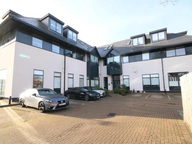 Flat for sale in Pachesham Park, Surrey