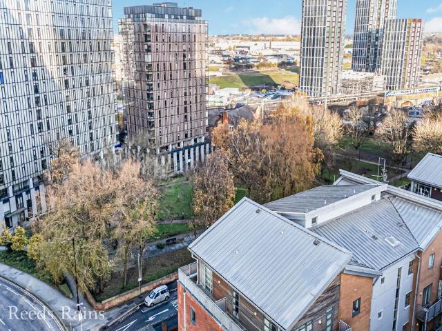 Flat for sale in Georgia, Greater Manchester