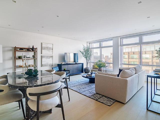 Flat for sale in Saint Giles, Bloomsbury
