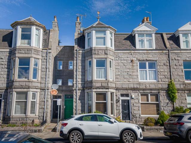 Flat for sale in West End, Ballindoch