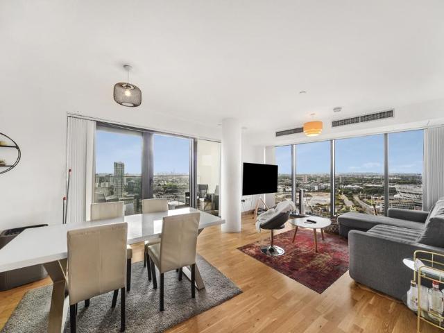 Flat for sale in Stratford Marsh, Greater London