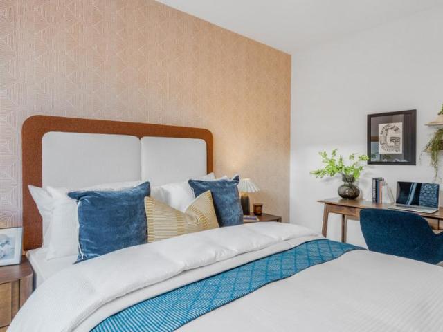 Flat for sale in Greenwich Peninsula, Greater London