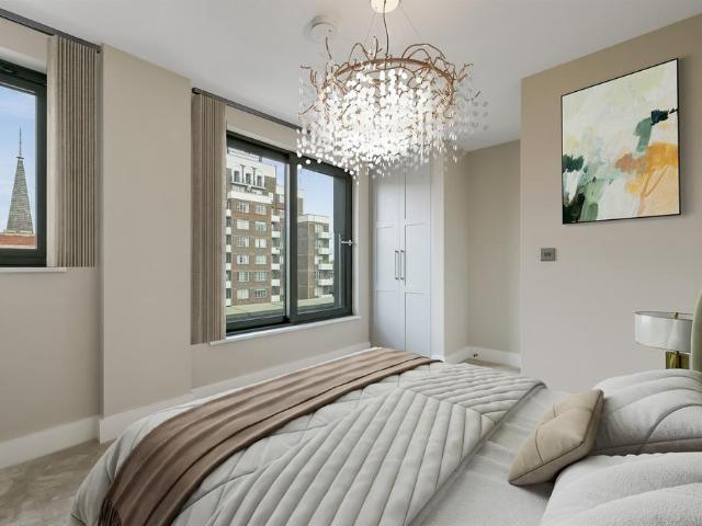 Flat for sale in London Borough of Hammersmith and Fulham, Greater London