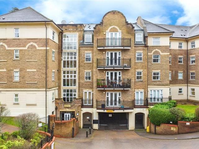 Flat for sale in Southcote, Reading