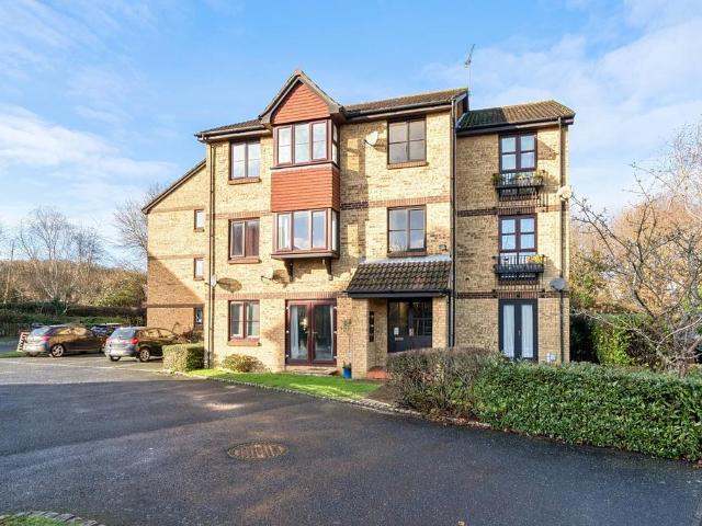 Flat for sale in Bridgefield, Kent