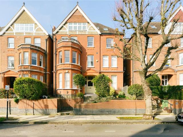 Flat for sale in Belsize Park, Greater London