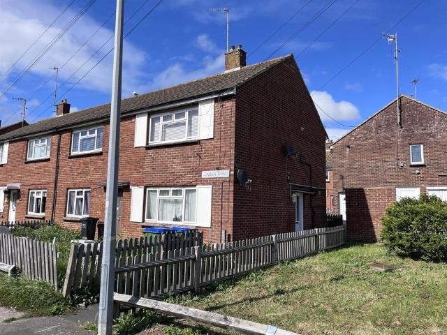 Flat for sale in Seaford, Iford