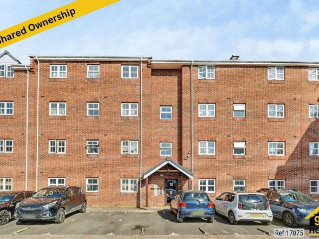 Flat for sale in Semilong, Northampton