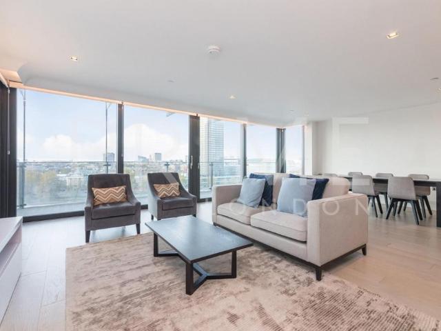 Flat for sale in Vauxhall, Greater London