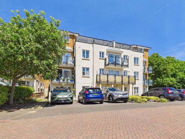 Flat for sale in Golden Valley, Folkestone