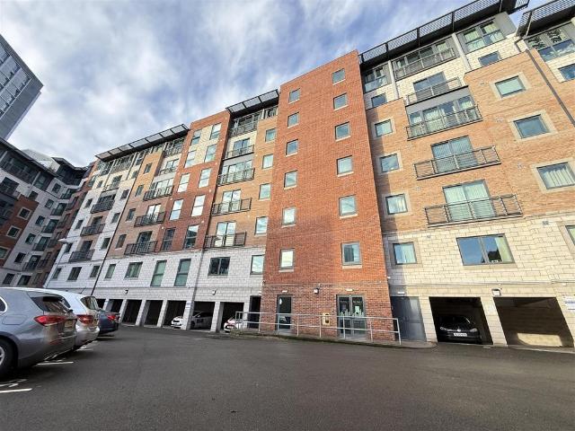 Flat for sale in City Centre, Salford