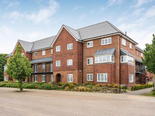 Flat for sale in Ladygrove, Berrick Salome