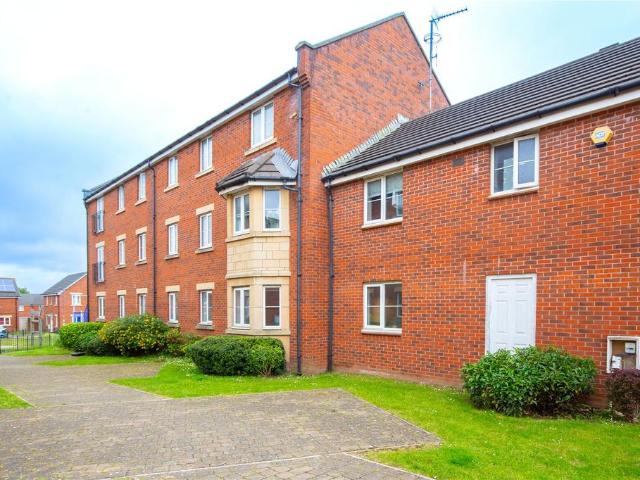 Flat for sale in Feckenham, City Of Bristol