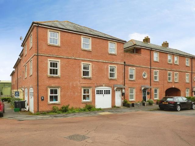 Flat for sale in Sturminster Newton, Bagber