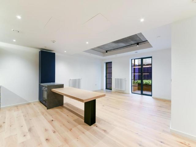 Flat for sale in Goodluck Hope, Cat Hill