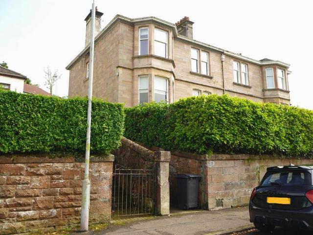Flat for sale in Ashton, Gourock