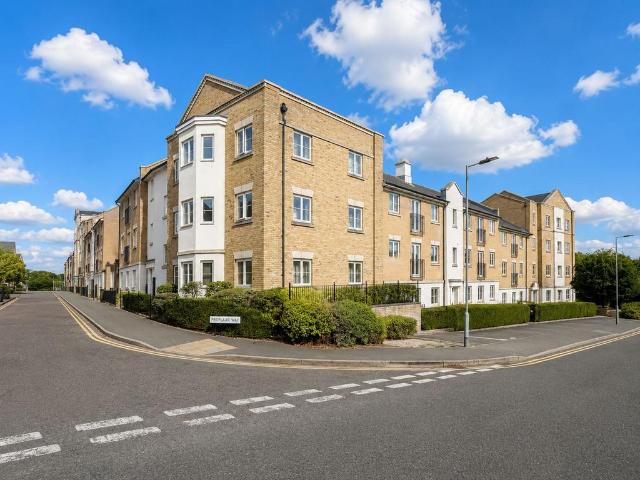Flat for sale in Mile End, Fordham Heath