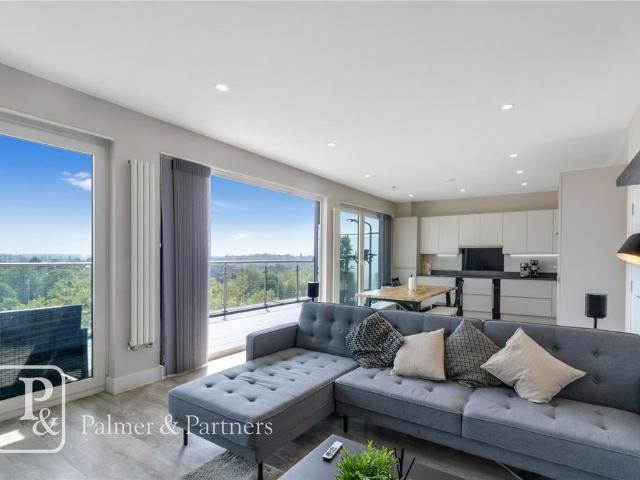 Flat for sale in Mile End, Fordham Heath