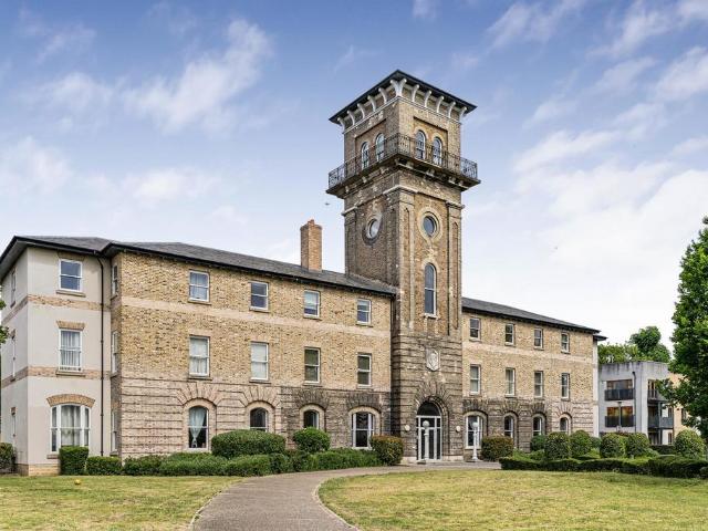 Flat for sale in London Borough of Croydon, Greater London