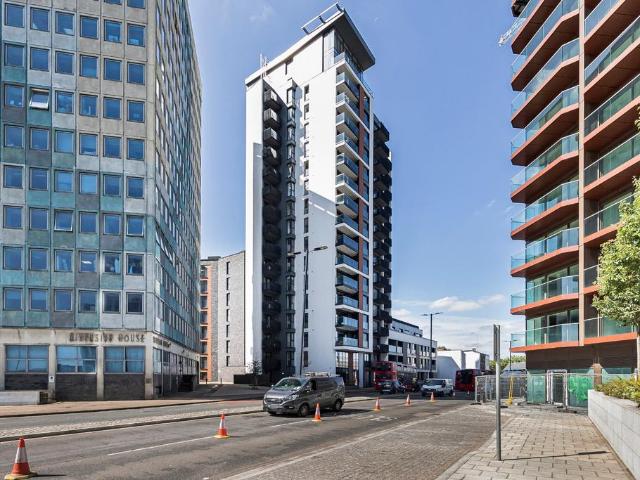 Flat for sale in Callis Yard, Greater London