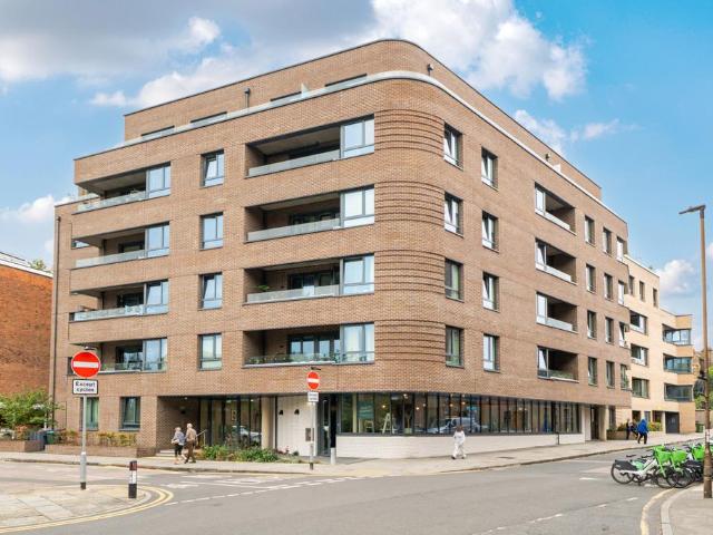 Flat for sale in Greenwich Town Centre, Greater London