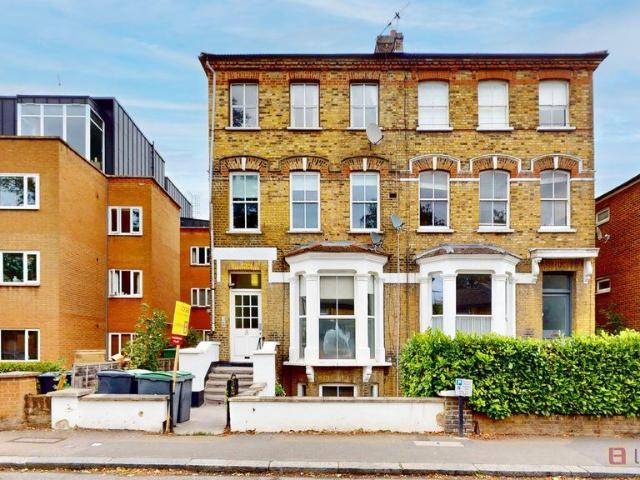 Flat for sale in Crouch Hall Park, Greater London