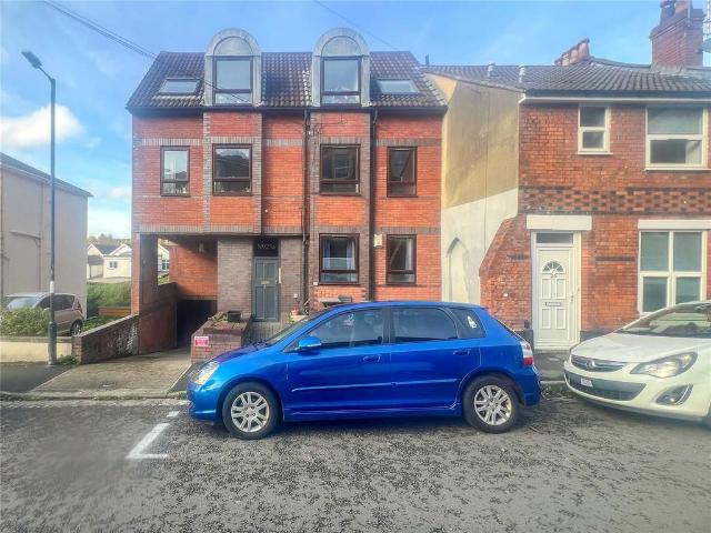 Flat for sale in Pigsty Hill, Bristol