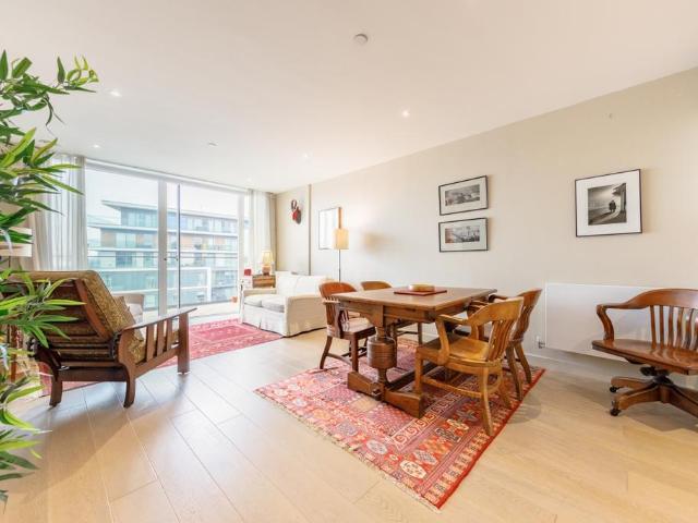Flat for sale in Royal Borough of Greenwich, Greater London