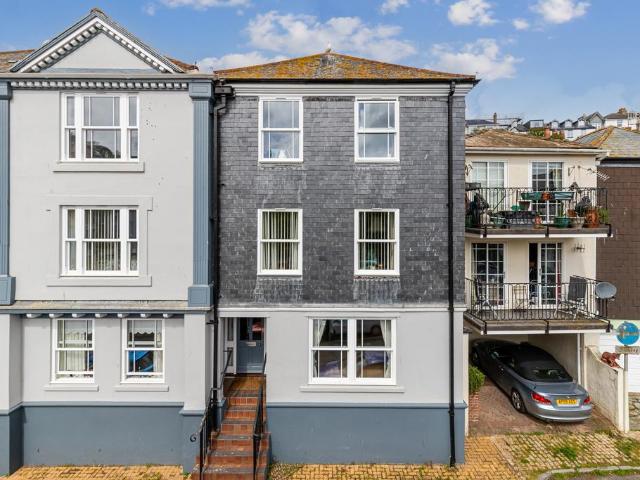 Flat for sale in Strode, Devon