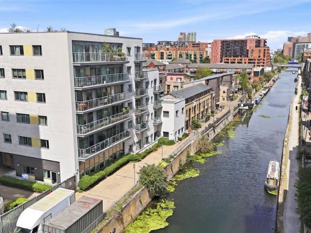 Flat for sale in Bromley-by-Bow, Poplar Grove