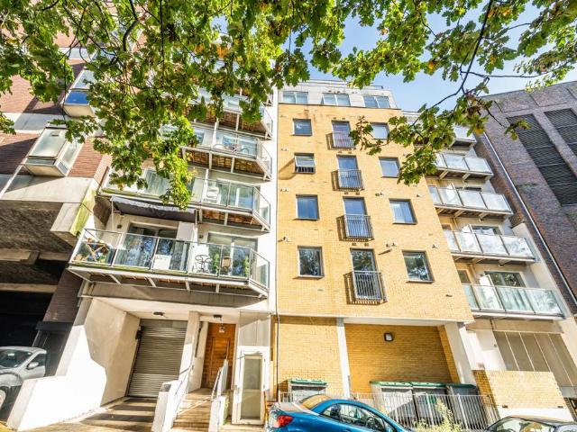Flat for sale in Greater London
