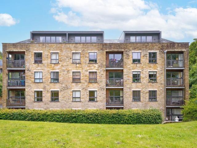 Flat for sale in Lee Bank, Greater Manchester