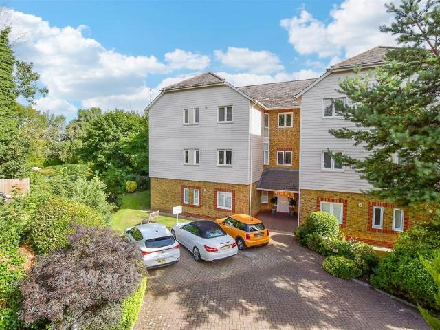 Flat for sale in Bourne Vale, Kent