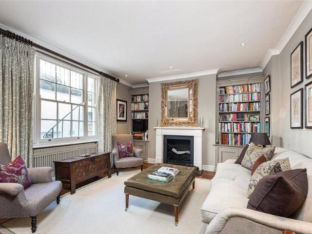 Flat for sale in City of Westminster, Greater London