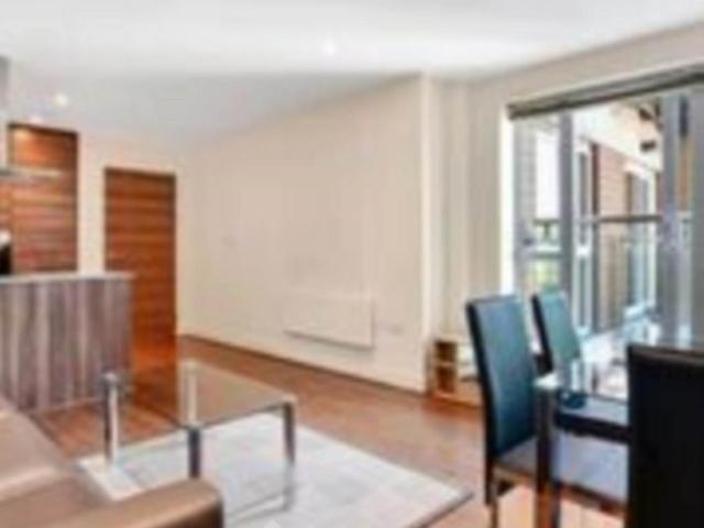 Flat for sale in London Borough of Ealing, Greater London