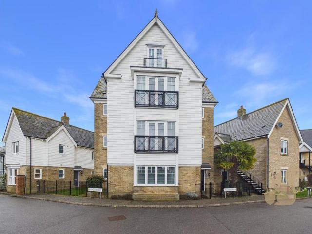 Flat for sale in Fordham Heath, Essex