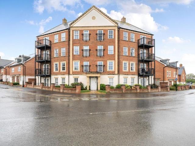 Flat for sale in Newlands, Hampshire