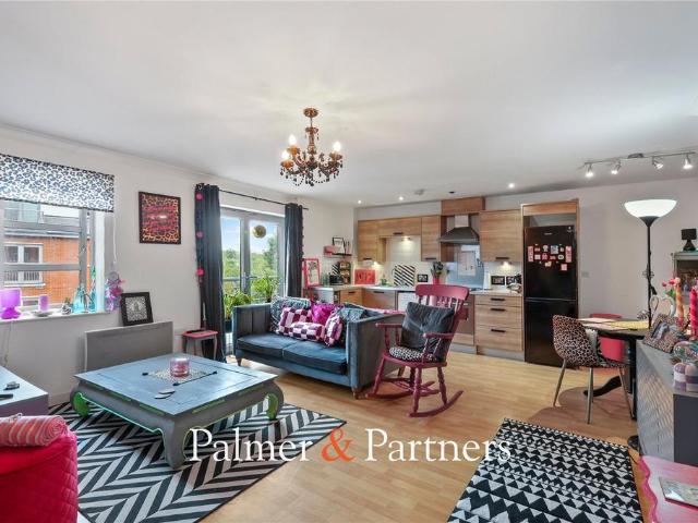 Flat for sale in Colchester, Essex