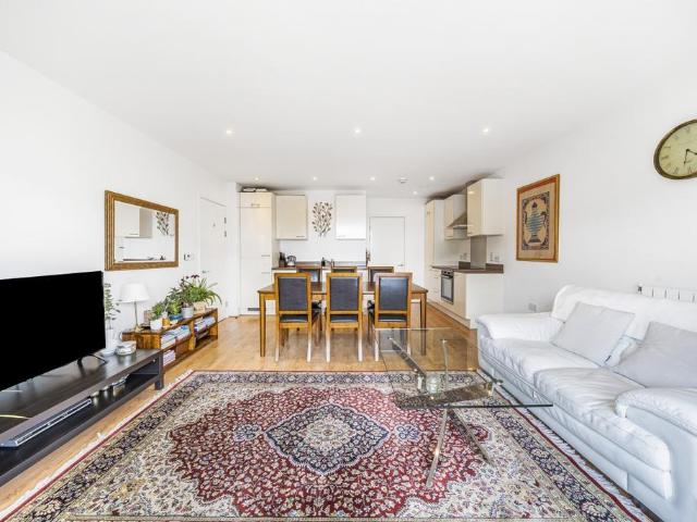 Flat for sale in Kidbrooke, Greater London