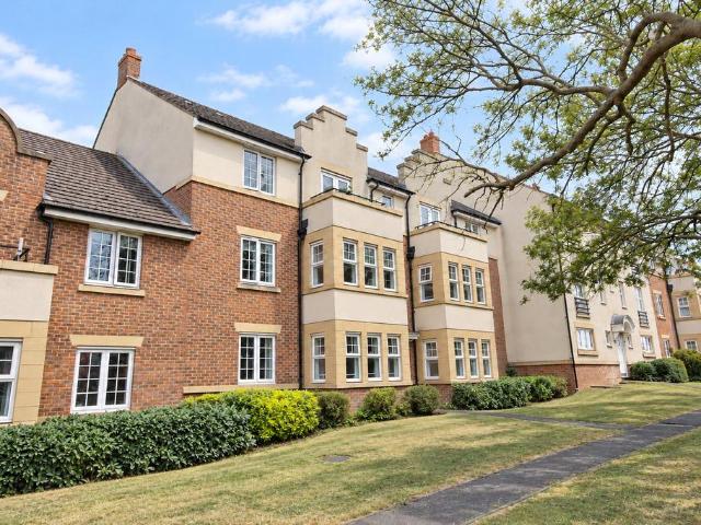 Flat for sale in Flitwick, Central Bedfordshire